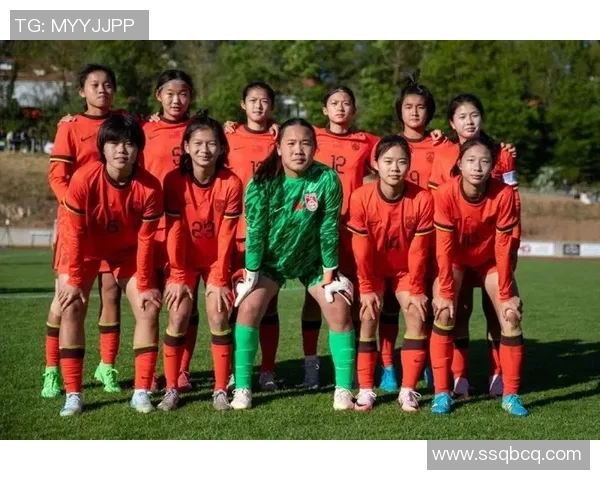 足球明星聚焦中国美女风采 展现不同文化碰撞与美丽融合